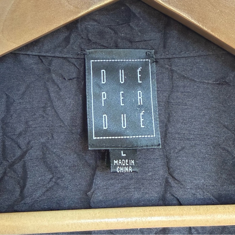 Due Per Due crinkled black trench coat - Picture 7 of 8